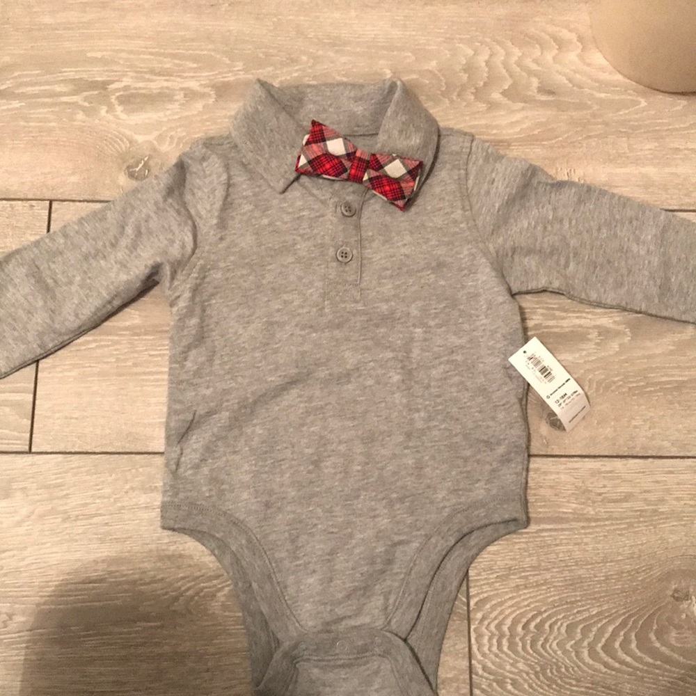 Old Navy boy bodysuit gray size 12-18 Months